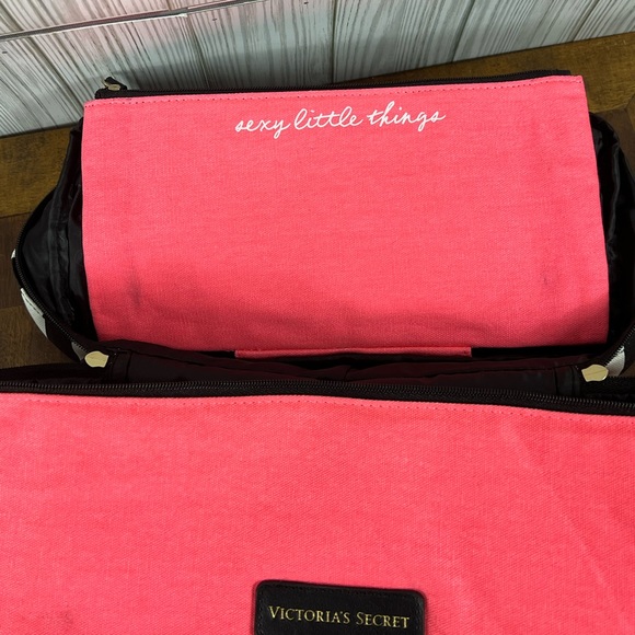 Victoria Secret - Picture 5 of 8